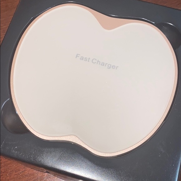 Fast Wireless Charger - Picture 6 of 6